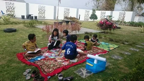 Komunitas Gubuk Tulis, Wadah Mahasiswa Perjuangkan Literasi Anak