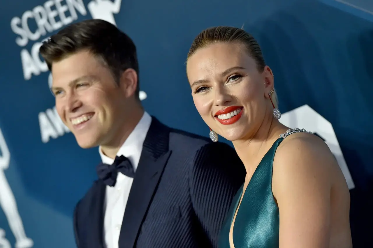Scarlett Johansson Umumkan Hamil Anak Pertama dengan Colin Jost