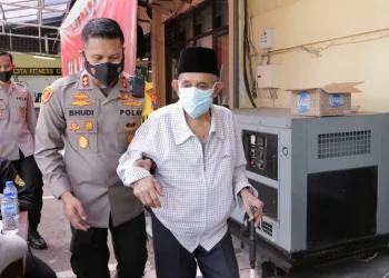 Sasar Sesepuh Habaib, Polresta Makota Gelar Vaksinasi COVID-19