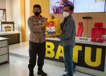 Kapolres Batu Ajak Masyarakat Ciptakan Kota Kondusif dengan Stop Berita Hoaks Tentang COVID-19