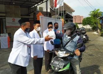 PKS - Idul Adha, PKS Kota Malang Turut Berbagi Sejuta Paket Daging Kurban
