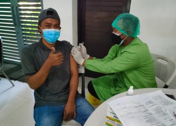 Vaksinasi COVID-19 di Kabupaten Malang. Foto: Rizal Adhi