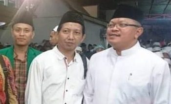Andry Dewanto Ahmad tengah/tugu malang