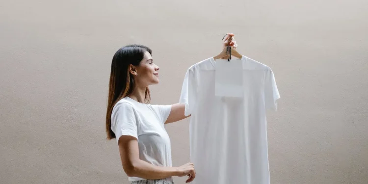 Pakaian fast fashion menjadi salah satu penyumbang limbah/tugu malang