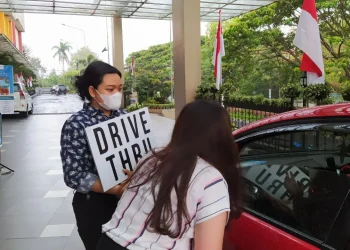 Tim Drive Thru mal di Malang siap melayani di luar mal selama PPKM level 4