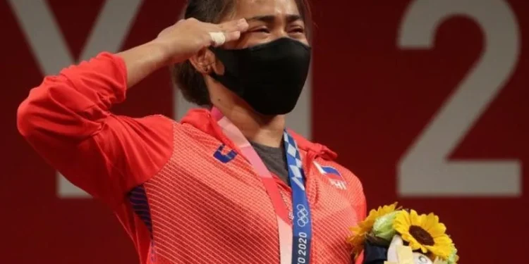 Hidilyn Diaz raih emas pertama untuk Filifina di Olimpiade Tokyo 2020/tugu malang