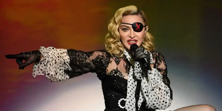 Tampilan Madonna dalam film dokumenter Madame X