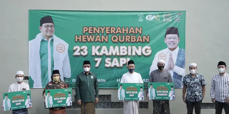 Gus Ali - Gus Ali Saluran 23 Ekor Kambing dan 7 Ekor Sapi ke Malang