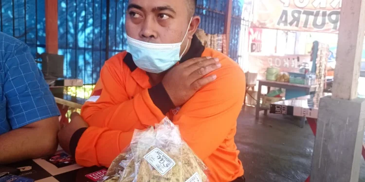 PPKM Darurat memberikan dampak pada pengusaha kerupuk tempe di Malang
