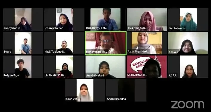 Kepala Sekolah SMAN 7 Kediri, Mohammad Tohir saat memberikan sambutan.