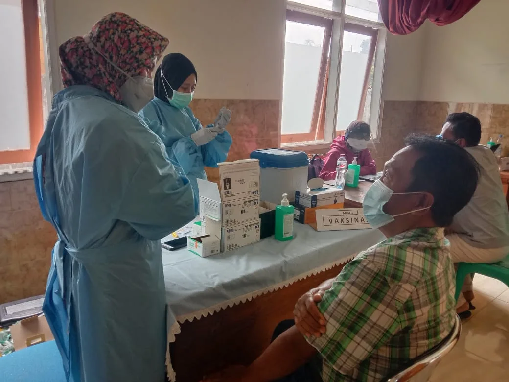 Vaksinasi Covid-19 di Puskesmas Beji Kota Batu