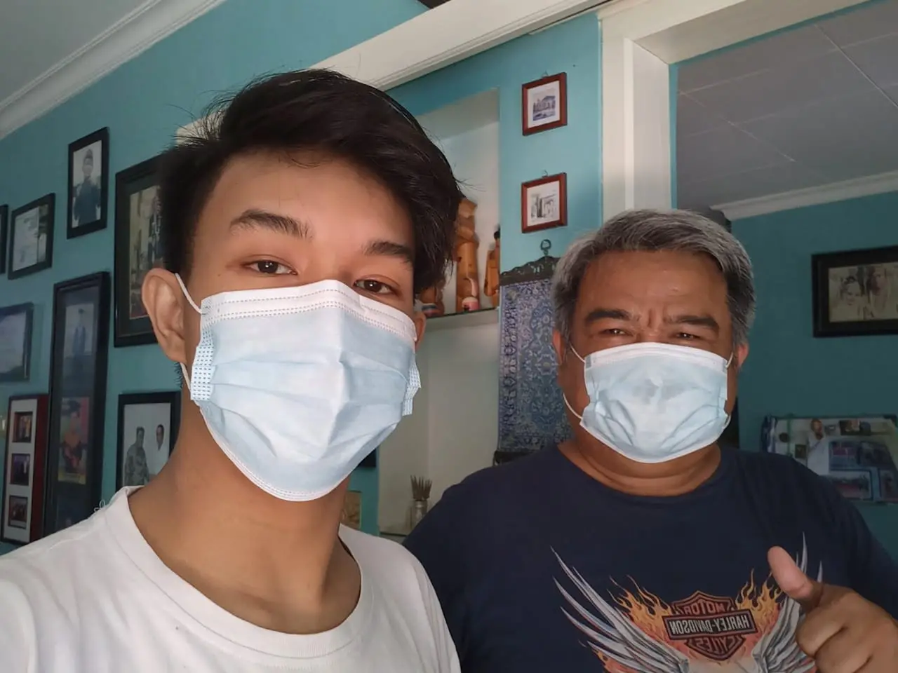 Erwin Kustiman bersama putranya Muhammad Satria Wibawa Mukti.