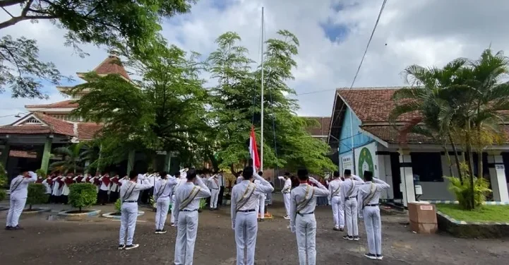 Ilustrasi puisi Apa Benar Merdeka. /tugu malang