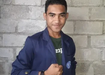 La Ode Abdul Farid berhasil menyabet juara satu lomba solo vokal dangdut di IPB University/tugu malang