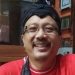 Erwan Widyarto, wartawan senior yang tinggal di Yogyakarta/tugu malang