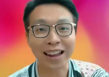 dr. Richard Lee, beuty influencer yang sempat ditangkap polisi sekarang sudah kembali ke rumah/tugu malang