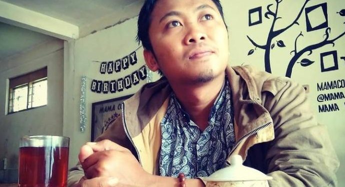 Achmad Faisol, pegiat sastra Malang/ tugu malang