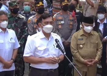 Luhut saat menyampaikan pesan di Isoter Jalan Kawi, Kota Malang