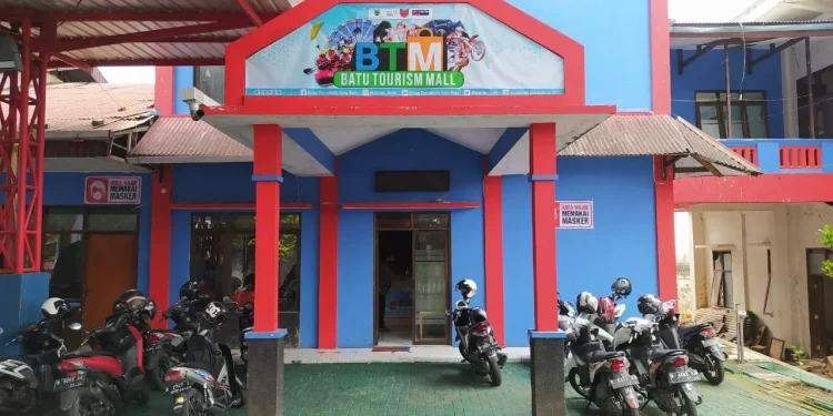 Bangunan aset Pemkot Batu yang semula markas mobil pemadam kebakaran ini, akan disulap jadi Batu Tourism Mall atau pusat informasi pariwisata. Foto: Ulul Azmy