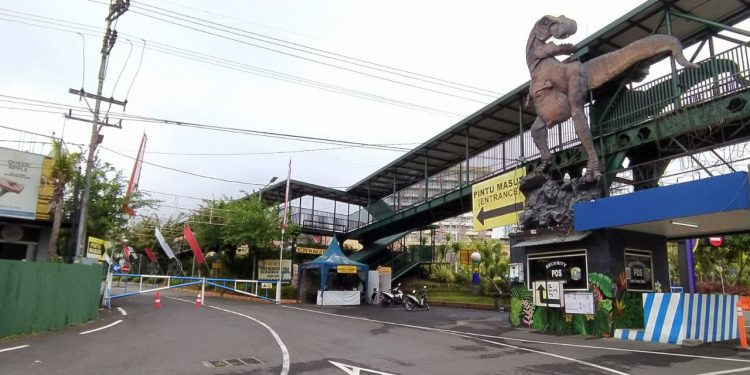 Salah satu destinasi wisata Jatim Park 3 yang ada di Jalan Ir Soekarno Kota Batu ditutup hingga 12 Agustus 2021 mendatang. Foto: Ulul Azmy