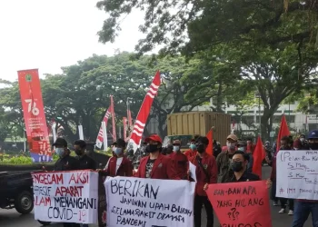 UU - Tuntut Penerapan UU Kekarantinaan Kesehatan, IMM Malang Raya Gelar Demo di Depan Gedung Dewan