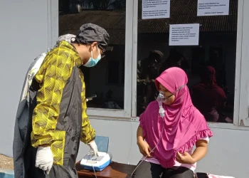Praktik Terapi Uap Penyembuhan COVID-19 Peduli Warga Kurang Mampu di Karangploso Kembali Buka