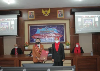yudisium - Gelar Yudisium, Dekan FH Unikama Tekankan Pentingnya Public Speaking