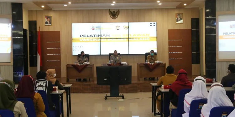 malang - Polres Malang Gandeng Relawan Milenial untuk Vaksinasi COVID-19