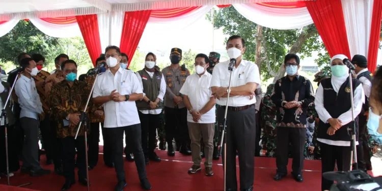 batu - Sambangi Isoter di Kota Batu, Luhut Imbau Masyarakat Tidak Takut Tes Swab