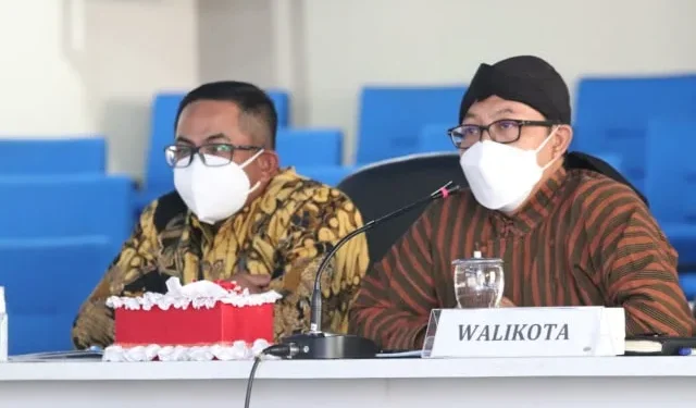 rentenir - Kamu Sedang Kesusahan karena Terjerat Rentenir, Sudah Kenal OJIR?