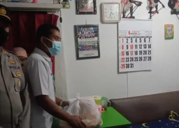 kakek - Alasan Kakek Satirun dan Nenek Tiah Tetap Berjualan Keliling: Tak Mau Bergantung pada Bantuan