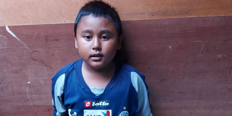 Muhammad Ilham, bocah 10 tahun jadi tulang punggung keluarga sejak bapaknya lumpuh. Foto: Istimewa