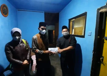 PKS - Fraksi PKS DPRD Kota Malang Salurkan Bantuan Uang Rp 2,5 Juta kepada Siswoyo