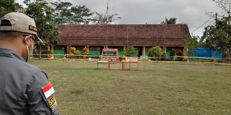 COVID-19 - Fokus Tangani COVID-19, Sekolah Tatap Muka Belum Ada Kejelasan