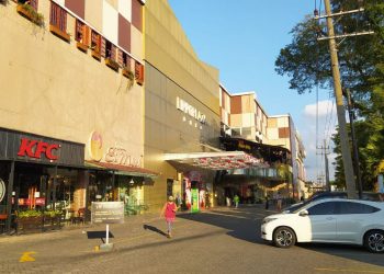 Lippo Plaza Batu, salah satu pusat perbelanjaan di Kota Batu yang mulai beroperasi pasca penetapan PPKM Level 3 di Malang Raya. Foto: Ulul Azmy