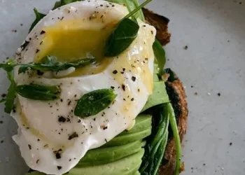 Salah satu jenis makanan yang bisa meningkatkan metabolisme tubuh/tugu malang