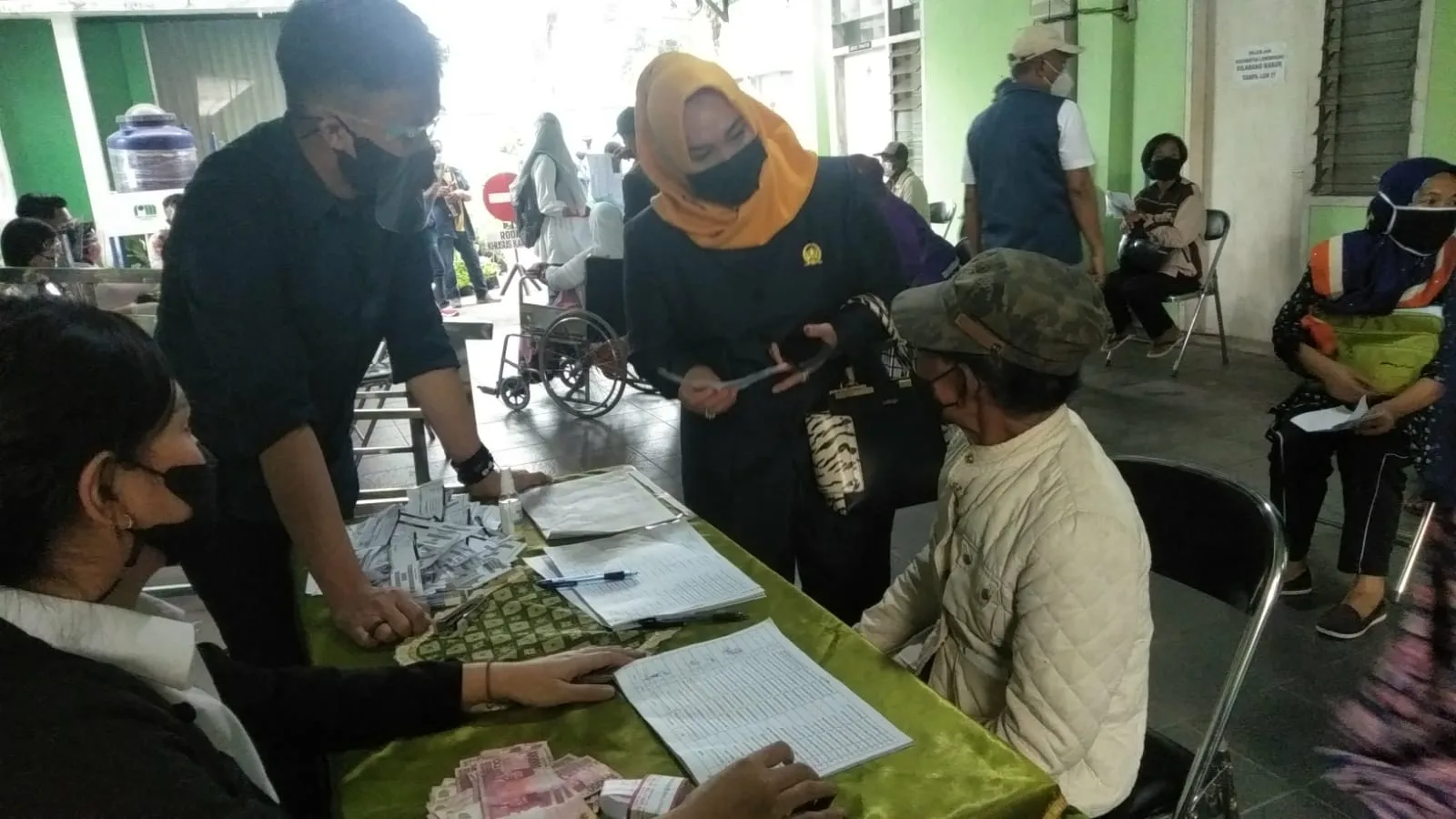 Anggota Dewan melihat pelaksanaan bansos refocusing