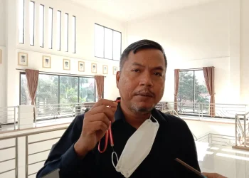 Zia Ulhaq, anggota DPRD Kabupaten Malang Dinsos memilih menyalurkan bantuan dari pusat.