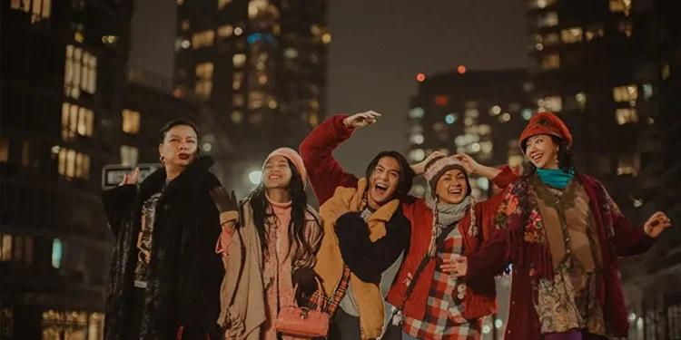 Salah satu adegan di film Ali dan Ratu-ratu Queens/tugu malang