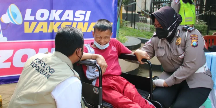 Polres Malang melaksanakan vaksinasi menyasar para difabel