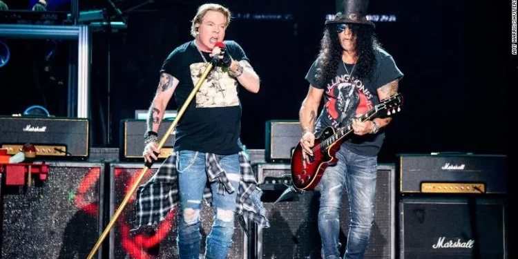 Axl Rose dan Slash ketika Guns N' Rose tampil di Austin City Limits Music Festival di Austin, Texas, pada 4 Oktober 2019/tugu malang