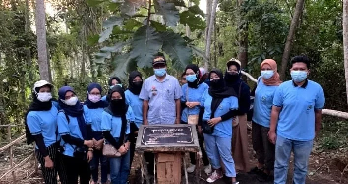 Mahasiswa kkn di desa talok