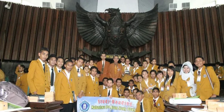 Mahasiswa Prodi PPKn Unikama