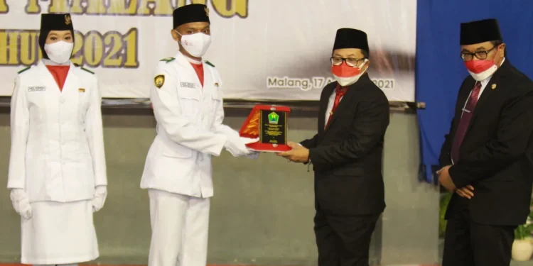 Paskibraka - Malam Kenegaraan Paskibraka Kota Malang Tahun 2021 Penuh Haru