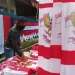 PPKM level 4 mempengaruhi omzet penjualan bendera di Kota batu.