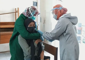 Siswa SMKN 3 Kota Batu saat jalani vaksinasi
