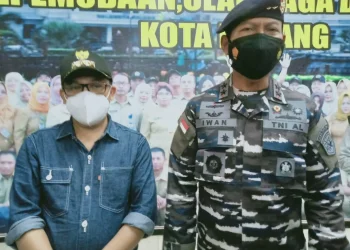 Sutiaji dan Satgas Serbuan Vaksinasi Koarmada II TNI Angkatan Laut, Kolonel Laut Wirawan Adi, persiapan Vaksinasi massal