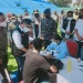 Sutiaji saat melihat proses vaksinasi seorang warganya