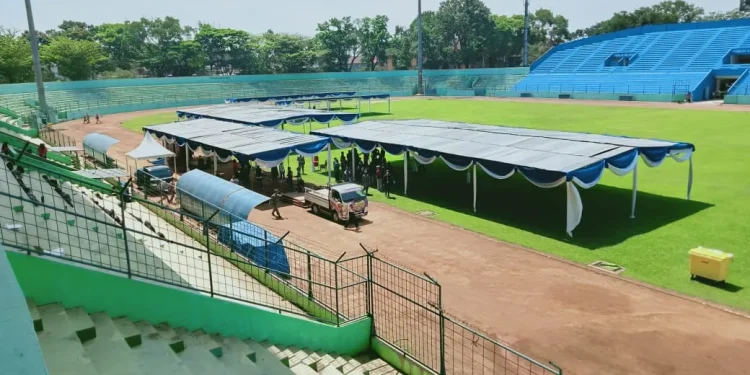 Persiapan vaksinasi massal di Stadion Gajayana