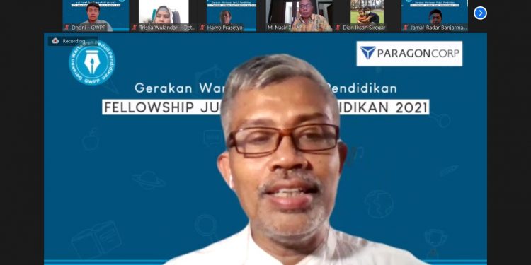 Direktur Pelaksana Gerakan Wartawan Peduli Pendidikan (GWPP), Nurcholis MA Basyari memberikan materi Rambu-rambu Etik dan Hukum Pers Indonesia, pada Selasa (22/9/2021). Foto: tangkapan layar